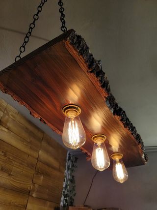 Lampadario a sospensione in legno