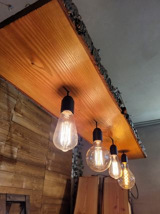 Lampadario a sospensione in legno