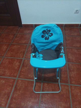 Trona y bebe de juguete