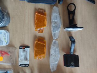 Lote piezas accesorios diversos para bicicletas