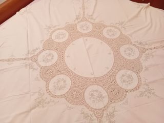 Tovaglia rotonda con inserti