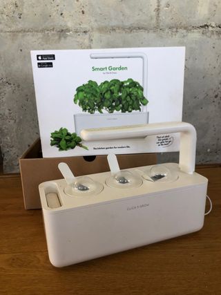 Huerto inteligente de interior de Click&Grow