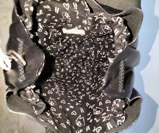 MOCHILA NEGRA DE POLI PIEL