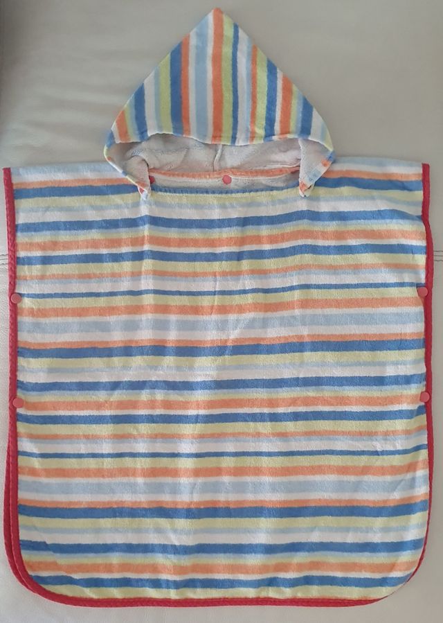 Toalla-capa baño capucha tonos suaves