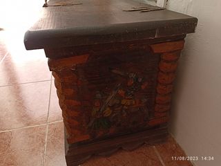 Arca cofre y sillas vestibulo