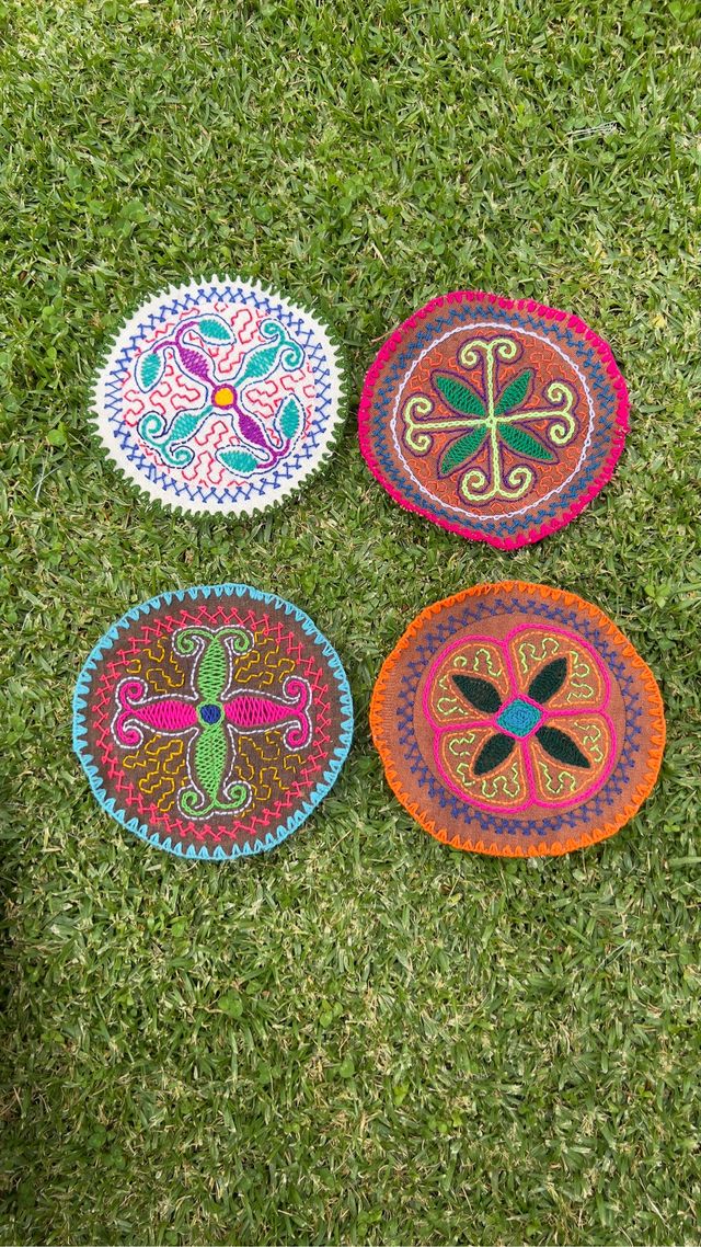 Lote x 2 Parches indígenas bordado shipibo Perú