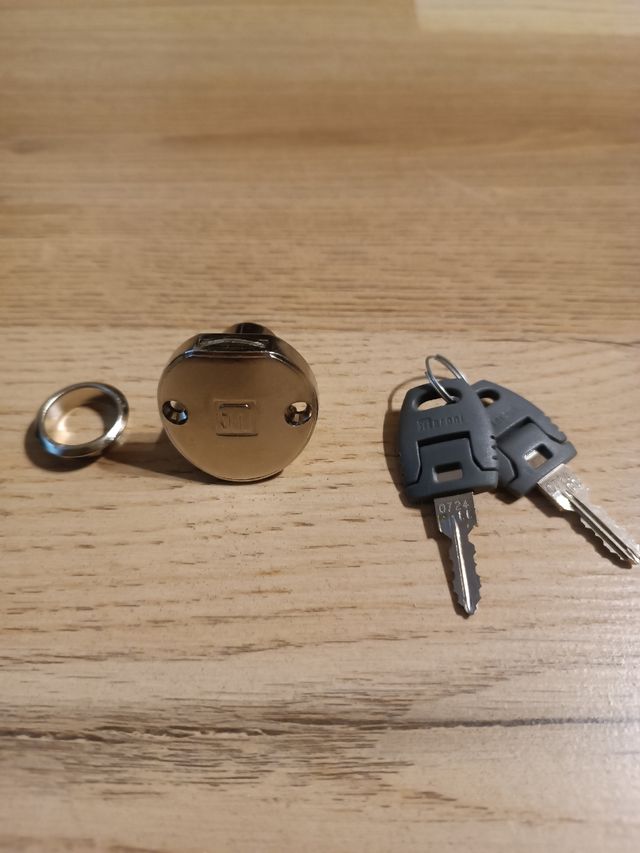 Serratura per ante armadio ufficio e cassettiere