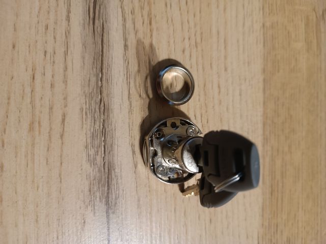 Serratura per ante armadio ufficio e cassettiere