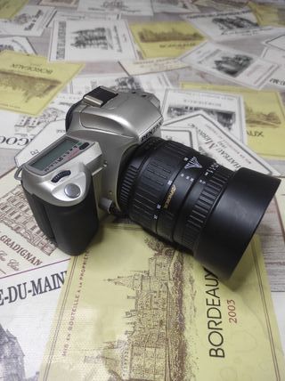 CAMARA DE FOTOS PENTAX MZ-60 nueva sin estrenar