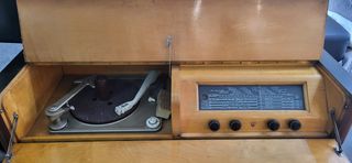 Tocadiscos - radio antiguo