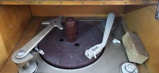 Tocadiscos - radio antiguo