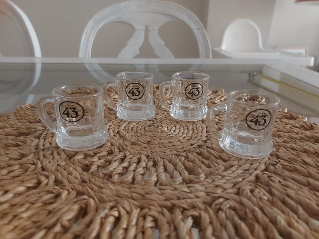 Scatola con 25 bicchierini