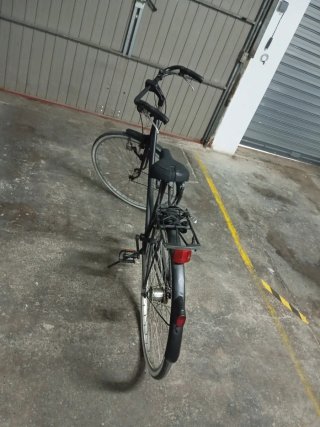 Bicicleta antigua holandesa