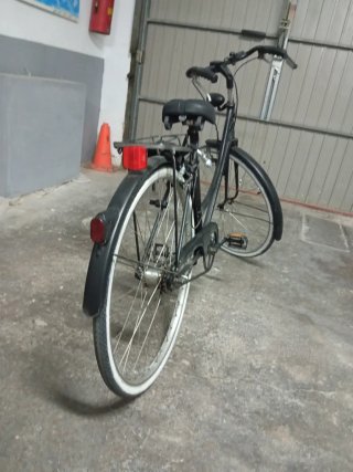 Bicicleta antigua holandesa