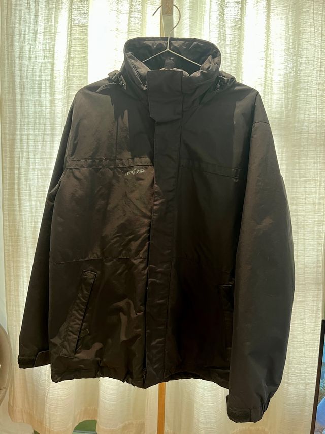 Chaqueta de invierno y esqui T. S con calavera