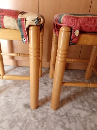 Taburetes de madera