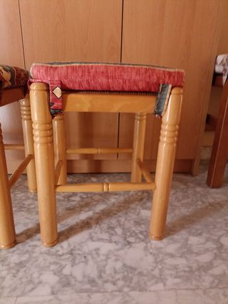 Taburetes de madera
