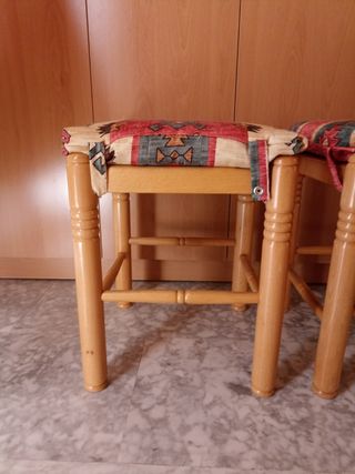 Taburetes de madera
