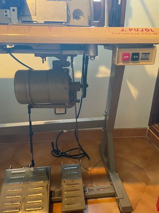 maquina de coser Overlock. Brother