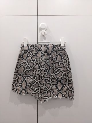 Falda asimétrica Zara