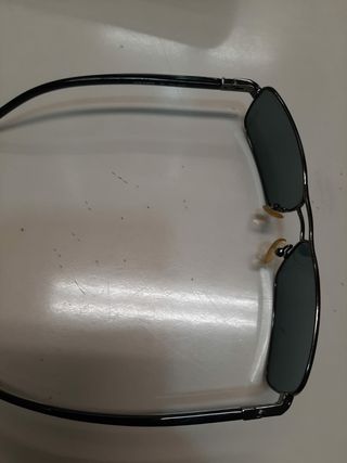 Gafas de sol de hombre cristal gris verdoso.