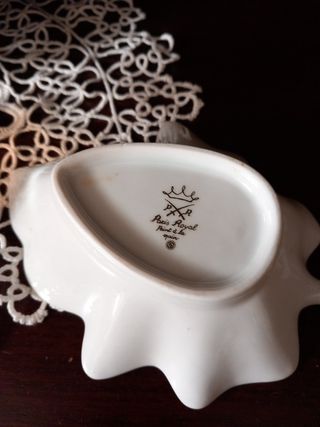 portaoggetti forma foglia in ceramica