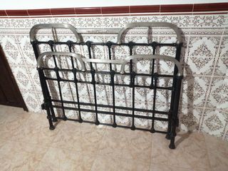 Cabecero y piecero antiguos