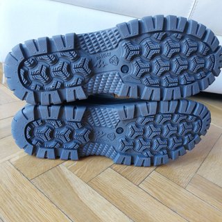 Botas nuevas hombre nieve