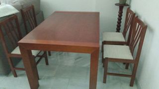 Mesas y 2 sillas