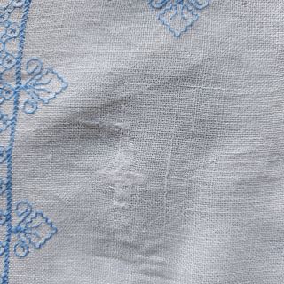 Centrotavola ricamato a mano in cotone