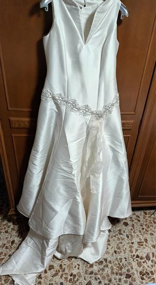Vestido del Diseñador Pepe Botella