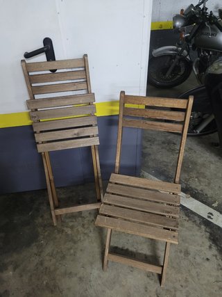 Mesa y sillas jardin