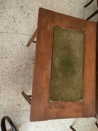 Espejo y mesa antigua