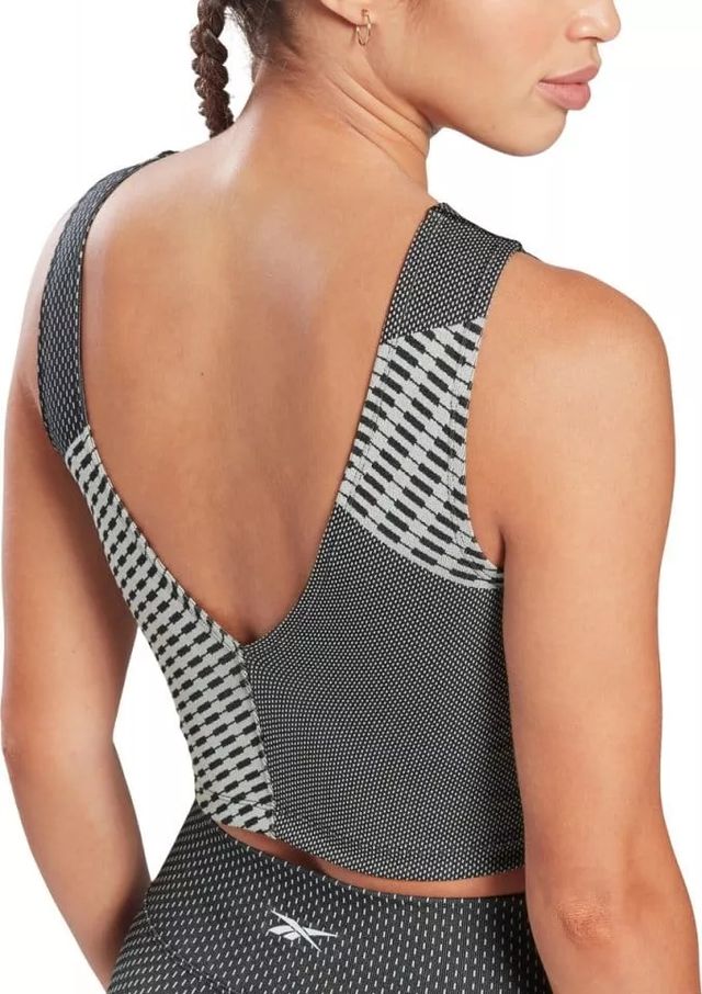 Top deportivo Reebok