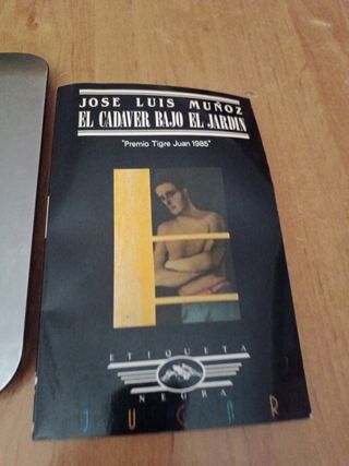 El Cadáver Bajo el Jardín, 1987