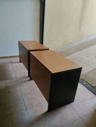 Mesa auxiliar o mesa de estudio