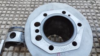 Cilindros y pistones Guzzi V7 850 (70's)