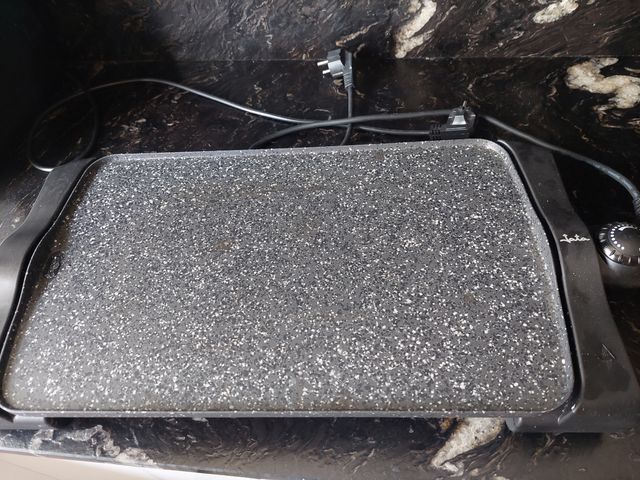Plancha eléctrica marca Jata