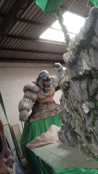 FABRICACIÓN, VENTA Y ALQUILER FIGURAS CARROZAS