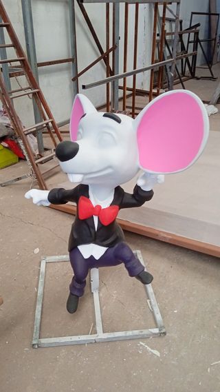 FABRICACIÓN, VENTA Y ALQUILER FIGURAS CARROZAS