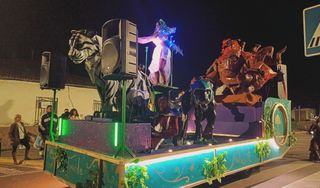 FABRICACIÓN, VENTA Y ALQUILER FIGURAS CARROZAS