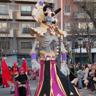 FABRICACIÓN, VENTA Y ALQUILER FIGURAS CARROZAS