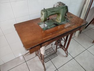 MAQUINA DE COSER REFREY 1964