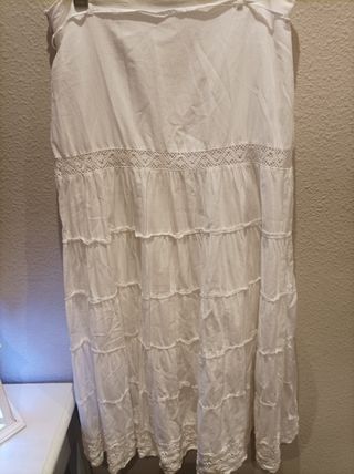 Falda blanca bordada tipo ibicenca adlib