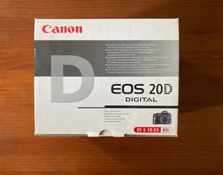 Canon EOS 20D con objetivo 18-55