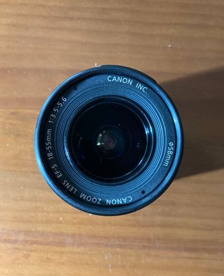Canon EOS 20D con objetivo 18-55