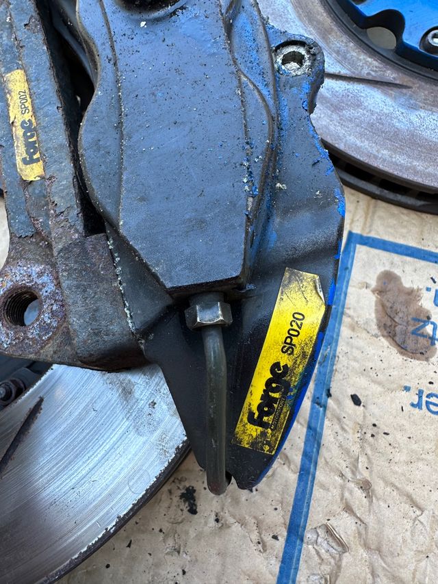 Frenada Forge 6 pistones