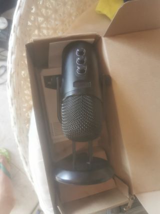 Amazon Basics - Micrófono de condensador profesion