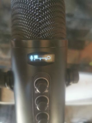 Amazon Basics - Micrófono de condensador profesion