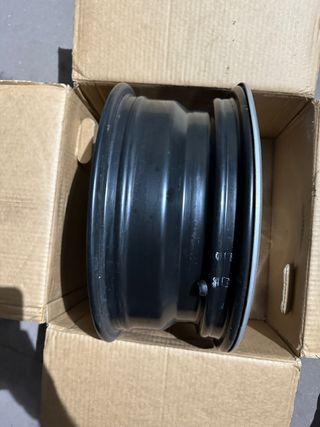 4 Llantas 15 Volkswagen con tapacubos nuevas